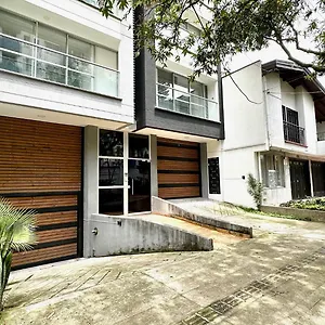 apartamento-moderno-en-conquistadotes-excelente-ubicacion.colombiamedellinhotels.com/